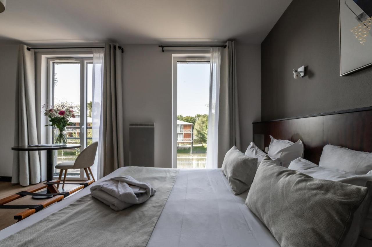 Domaine De Cice-Blossac, Resort Spa & Golf Bruz Exterior photo